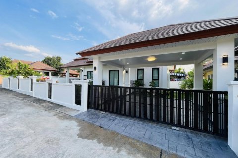 Casa de 3 dormitorios en Pattaya, Tailandia № 117204 - foto 10
