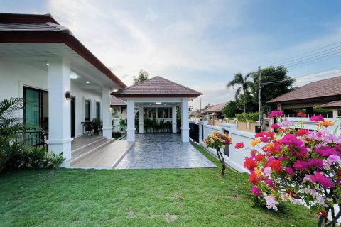 Casa de 3 dormitorios en Pattaya, Tailandia № 117204