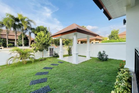 Casa de 3 dormitorios en Pattaya, Tailandia № 117204 - foto 6