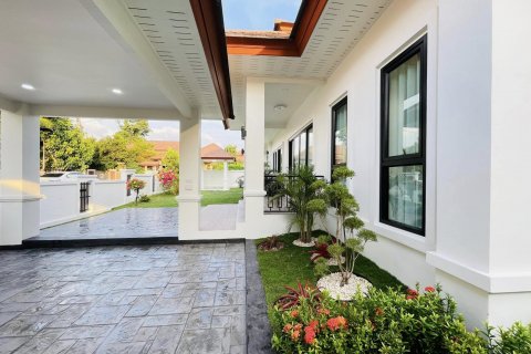 Casa de 3 dormitorios en Pattaya, Tailandia № 117204 - foto 9