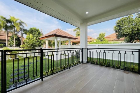 Casa de 3 dormitorios en Pattaya, Tailandia № 117204 - foto 8