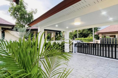 Casa de 3 dormitorios en Pattaya, Tailandia № 117204 - foto 15