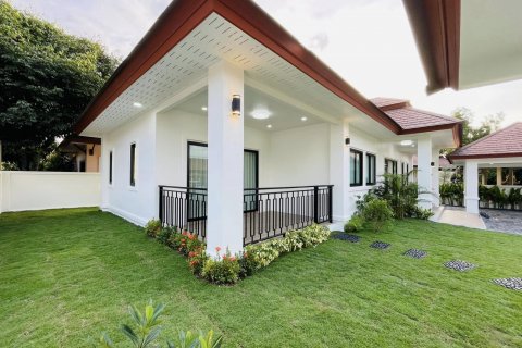 Casa de 3 dormitorios en Pattaya, Tailandia № 117204 - foto 5