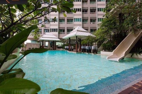 Condo in Bang Kapi, Bangkok, Thailand, 2 bedrooms  № 74410 - photo 10