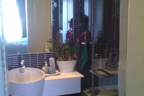 Condo in Bang Kapi, Bangkok, Thailand, 2 bedrooms  № 74410 - photo 7