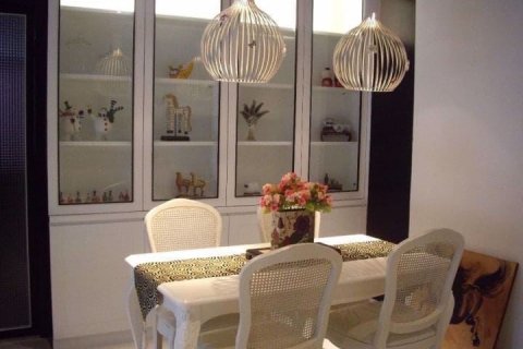 Condo in Bang Kapi, Bangkok, Thailand, 2 bedrooms  № 74410 - photo 3