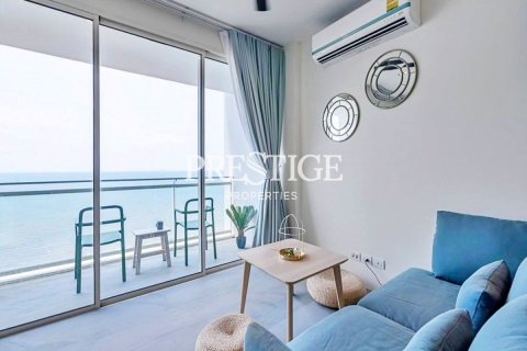 Condo in Pattaya, Thailand, 3 bedrooms № 198685 - photo 2