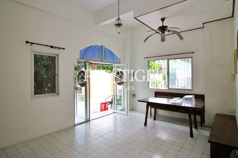 Local comercial en Pattaya, Tailandia № 198688 - foto 13