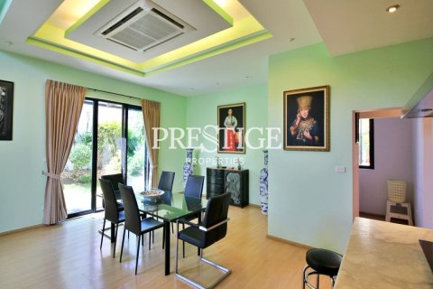 House in Pattaya, Thailand 3 bedrooms № 198689 - photo 7
