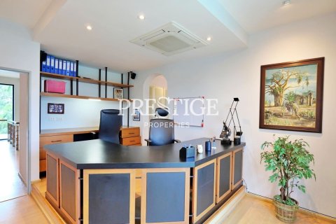 House in Pattaya, Thailand 3 bedrooms № 198689 - photo 24