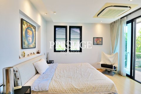 House in Pattaya, Thailand 3 bedrooms № 198689 - photo 18