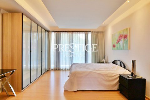 House in Pattaya, Thailand 3 bedrooms № 198689 - photo 12