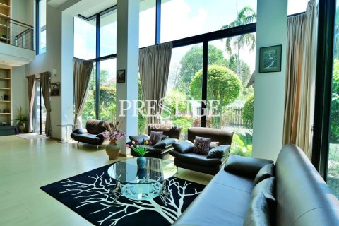 House in Pattaya, Thailand 3 bedrooms № 198689 - photo 5