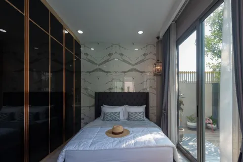 Chalet de 6 dormitorios en Pattaya, Tailandia № 155720 - foto 16