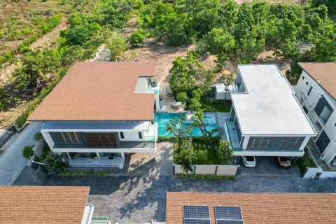 Chalet de 6 dormitorios en Pattaya, Tailandia № 155720 - foto 6