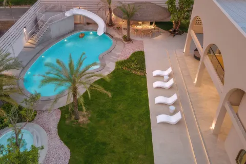 Chalet de 4 dormitorios en Pattaya, Tailandia № 155718 - foto 4