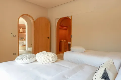 Chalet de 4 dormitorios en Pattaya, Tailandia № 155718 - foto 14