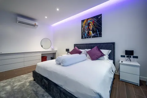 Chalet de 6 dormitorios en Pattaya, Tailandia № 155721 - foto 11