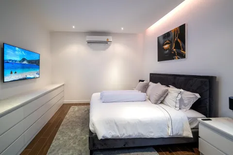 Chalet de 6 dormitorios en Pattaya, Tailandia № 155721 - foto 13