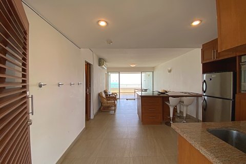 Condominio de 2 dormitorios en Pran Buri, Tailandia № 168625 - foto 2