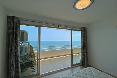 Condominio de 2 dormitorios en Pran Buri, Tailandia № 168625 - foto 15