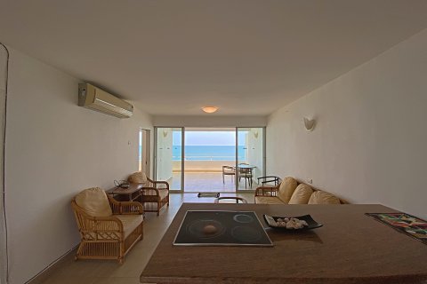 Condominio de 2 dormitorios en Pran Buri, Tailandia № 168625 - foto 6