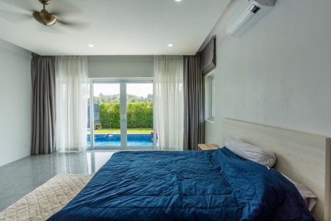 Chalet de 7 dormitorios en Hua Hin, Tailandia № 168624 - foto 20