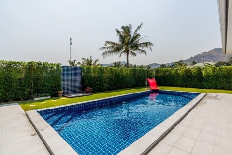 Chalet de 7 dormitorios en Hua Hin, Tailandia № 168624 - foto 3