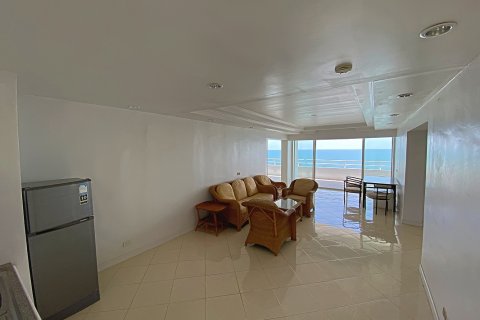 Condominio de 3 dormitorios en Pran Buri, Tailandia № 168626 - foto 5
