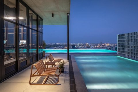 Dúplex de 3 dormitorios en Bangkok, Tailandia № 180595 - foto 28