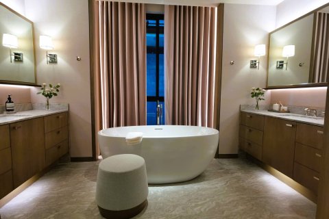 Dúplex de 3 dormitorios en Bangkok, Tailandia № 180595 - foto 15