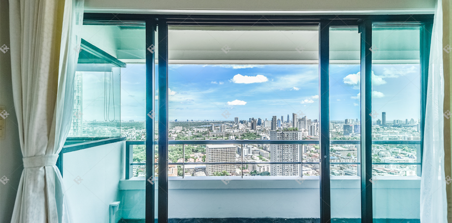 Condominio de 3 dormitorios en Bangkok, Tailandia № 209869