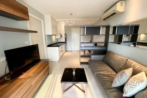 Studio in the Condo in Watthana, Bangkok, Thailand  № 151755