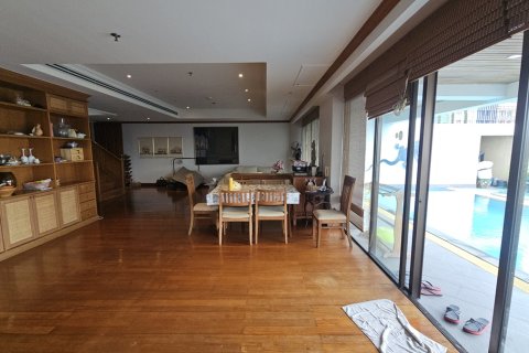 Condo à Watthana, Bangkok, Thaïlande, 3 chambres № 201225 - photo 9