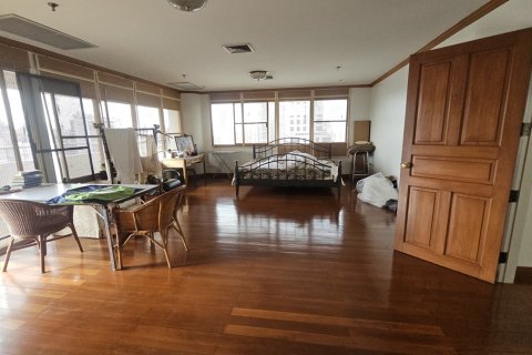 Condo à Watthana, Bangkok, Thaïlande, 3 chambres № 201225 - photo 17
