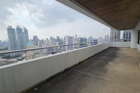 Condo à Watthana, Bangkok, Thaïlande, 3 chambres № 201225 - photo 13