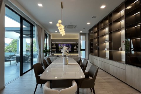 House in Huai Khwang, Bangkok, Thailand 4 bedrooms № 201227 - photo 23