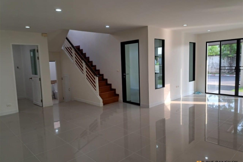 Haus in Bangkok, Thailand 5 Schlafzimmer № 188996 - Foto 5