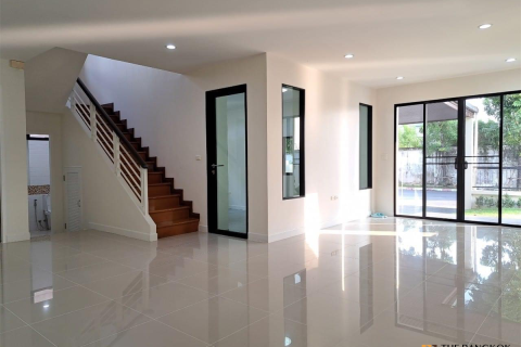 Haus in Bangkok, Thailand 5 Schlafzimmer № 188996 - Foto 10