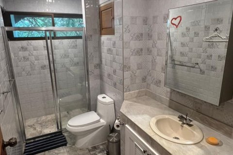 Condominio de 4 dormitorios en Pattaya, Tailandia № 138475 - foto 15