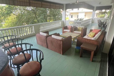 Condominio de 4 dormitorios en Pattaya, Tailandia № 138475 - foto 10