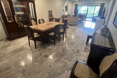 Condominio de 4 dormitorios en Pattaya, Tailandia № 138475 - foto 3