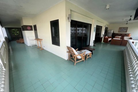 Condominio de 4 dormitorios en Pattaya, Tailandia № 138475 - foto 11