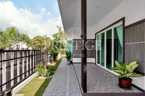 Casa de 3 dormitorios en Pattaya, Tailandia № 202040 - foto 12
