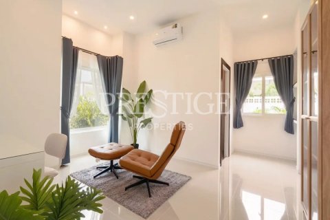 Casa de 3 dormitorios en Pattaya, Tailandia № 202040 - foto 11