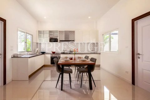 Casa de 3 dormitorios en Pattaya, Tailandia № 202040 - foto 6