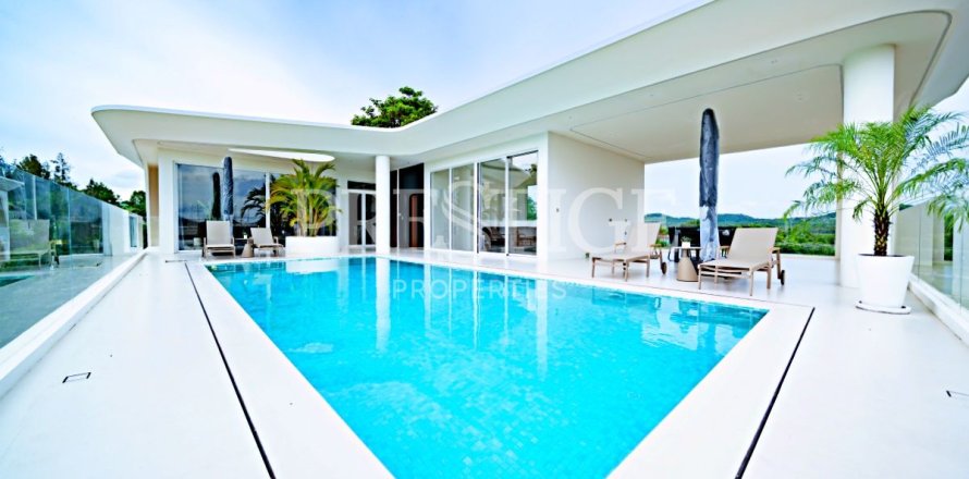 Casa de 8 dormitorios en Pattaya, Tailandia № 202039