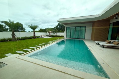 Chalet de 3 dormitorios en Hua Hin, Tailandia № 170229 - foto 8