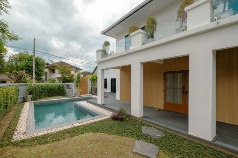 Casa de 4 dormitorios en Chiang Mai, Tailandia № 155319