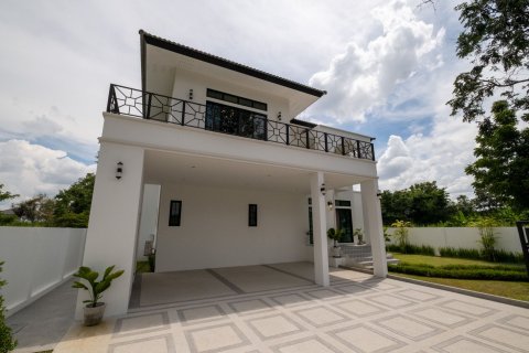 Casa de 5 dormitorios en Chiang Mai, Tailandia № 155318 - foto 5